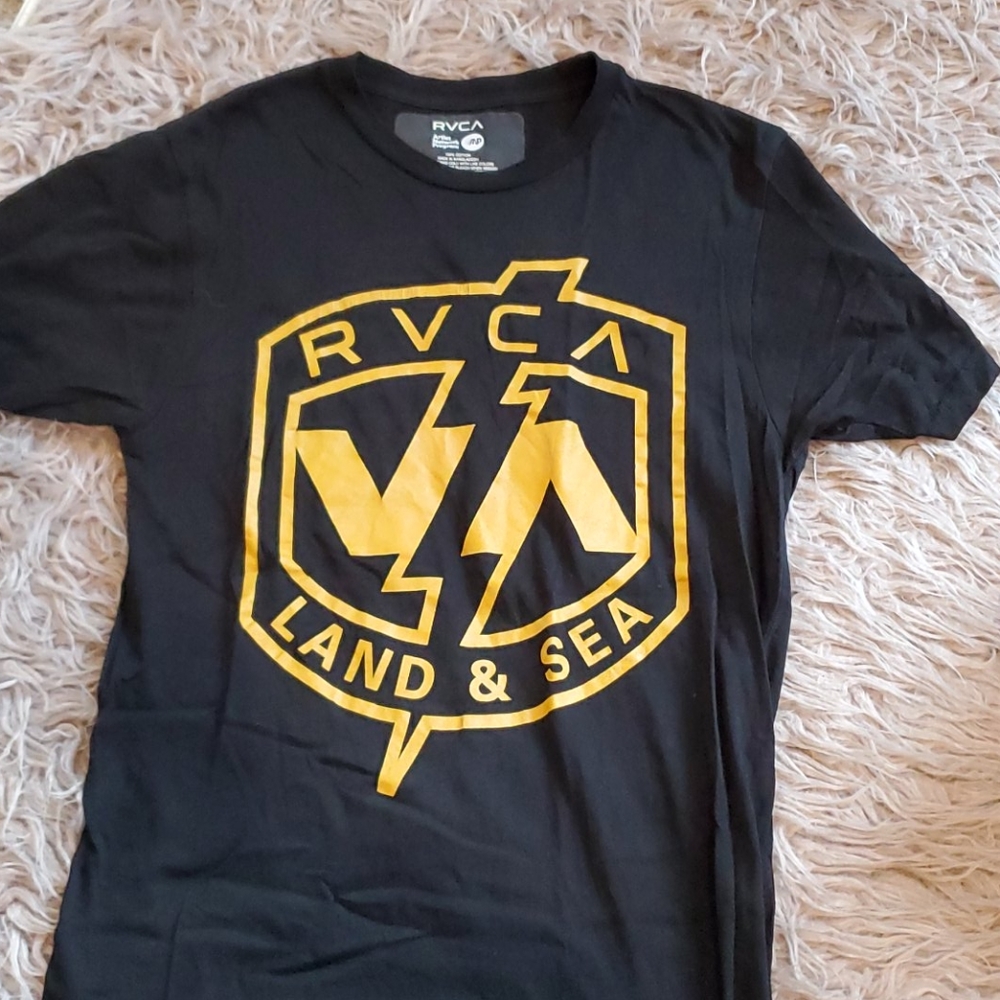 RVCA small worn twice /#156